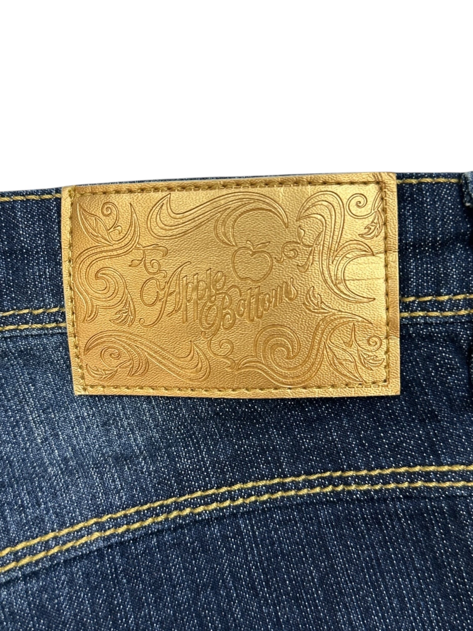 (38) Apple Bottoms Jean Shorts