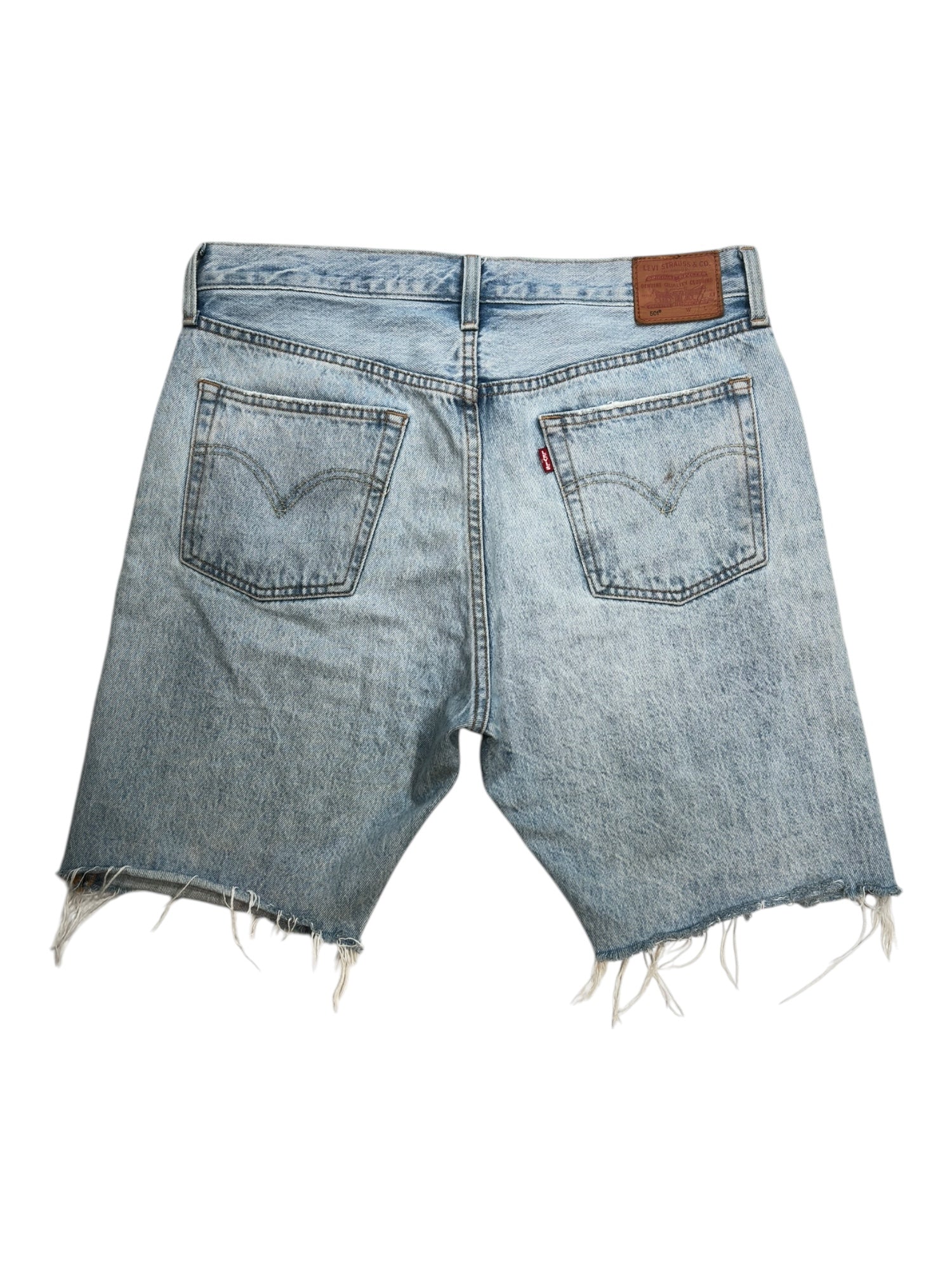 (24) Levi's 501 Cutoff Shorts