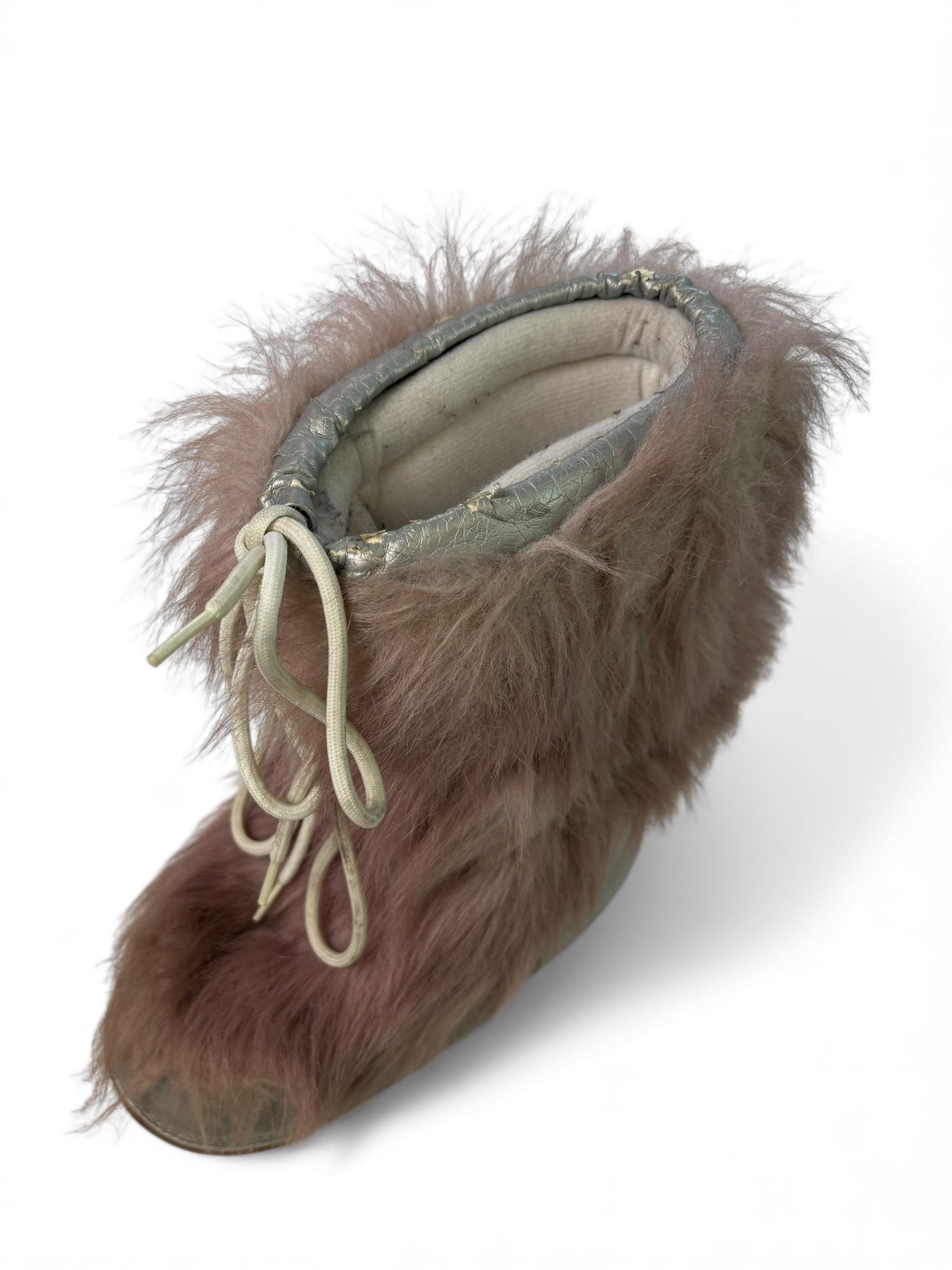 (8) Fur Moon Boots