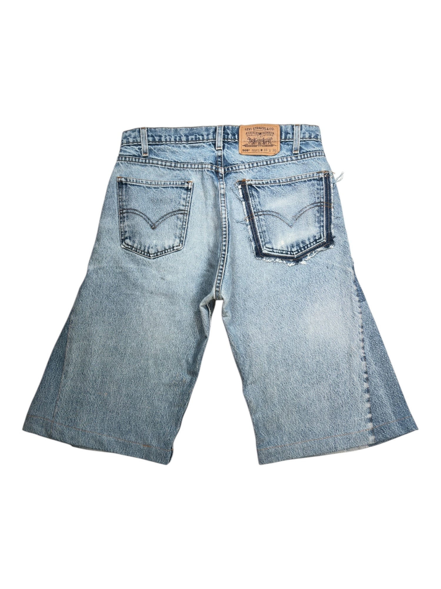 (31) Levi’s Rework Jorts