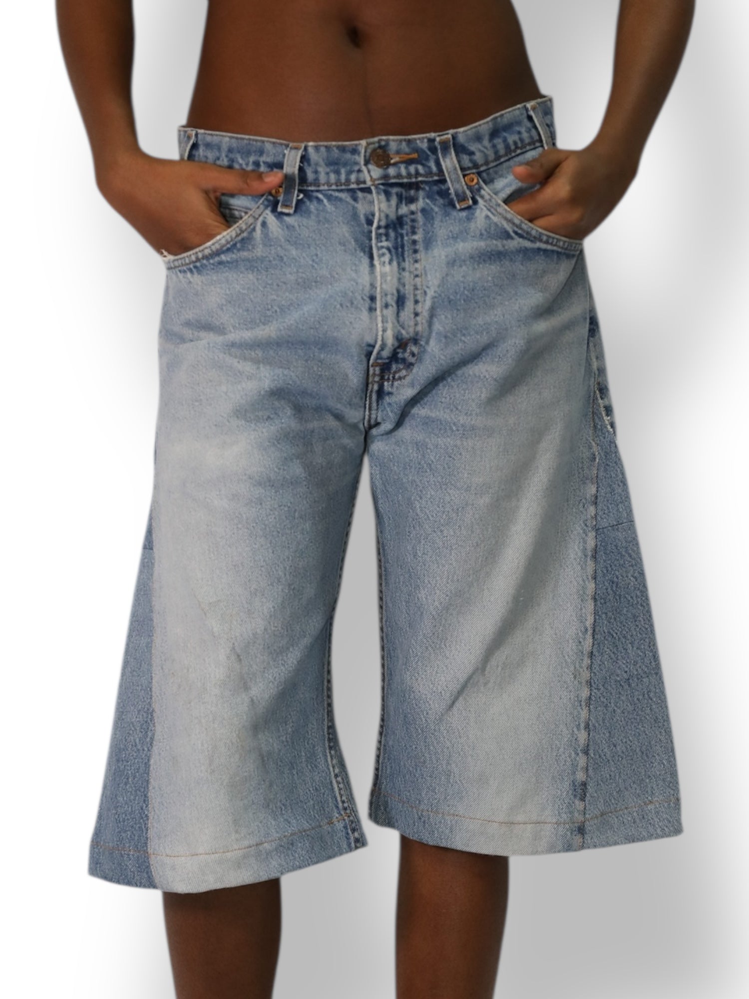 (31) Levi’s Rework Jorts
