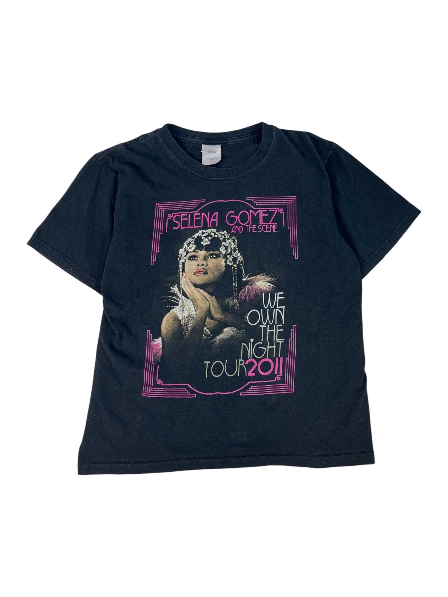 (L) Selena Gomez and the Scene Tee