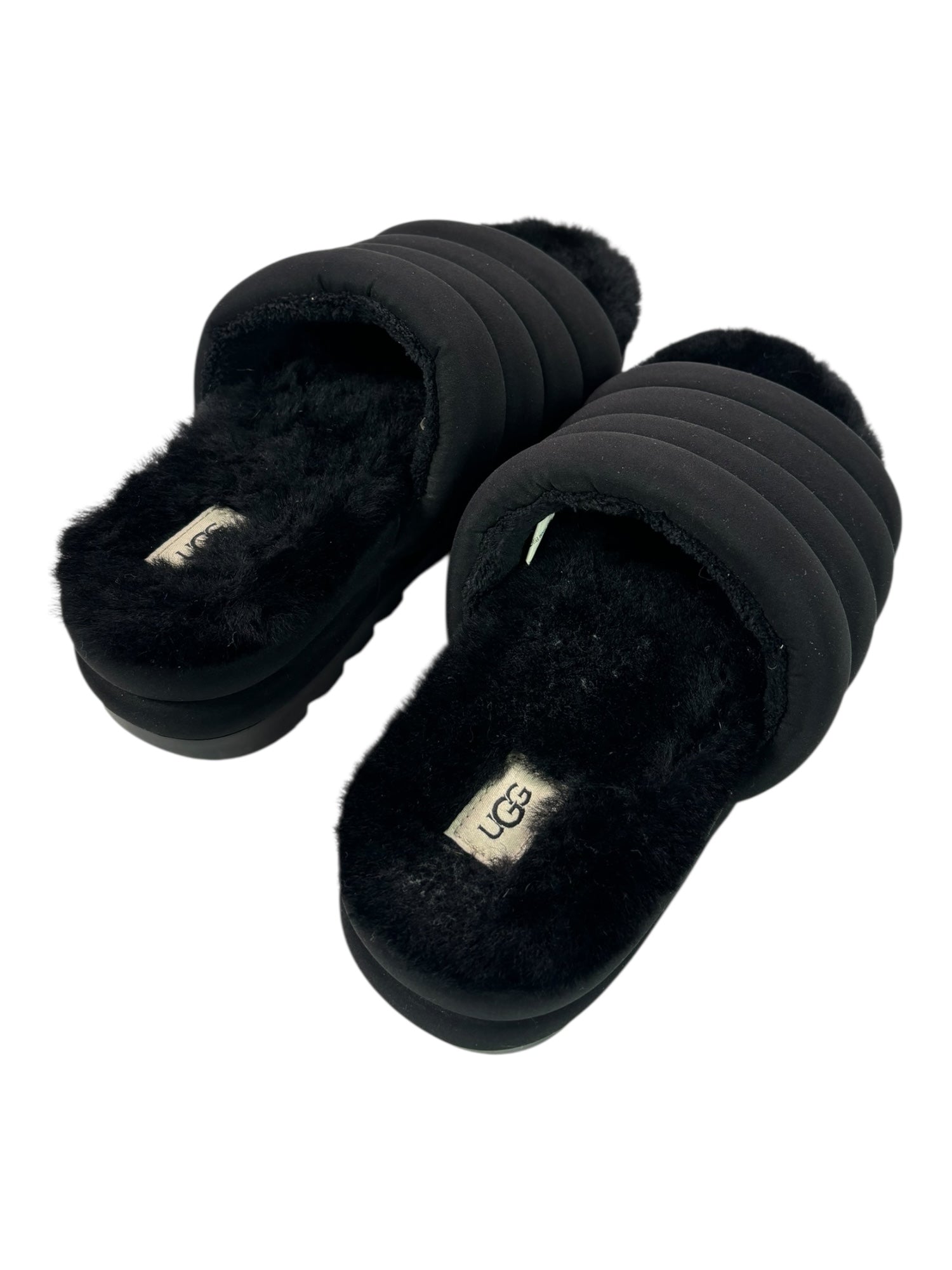 (10) Ugg Maxi Slippers