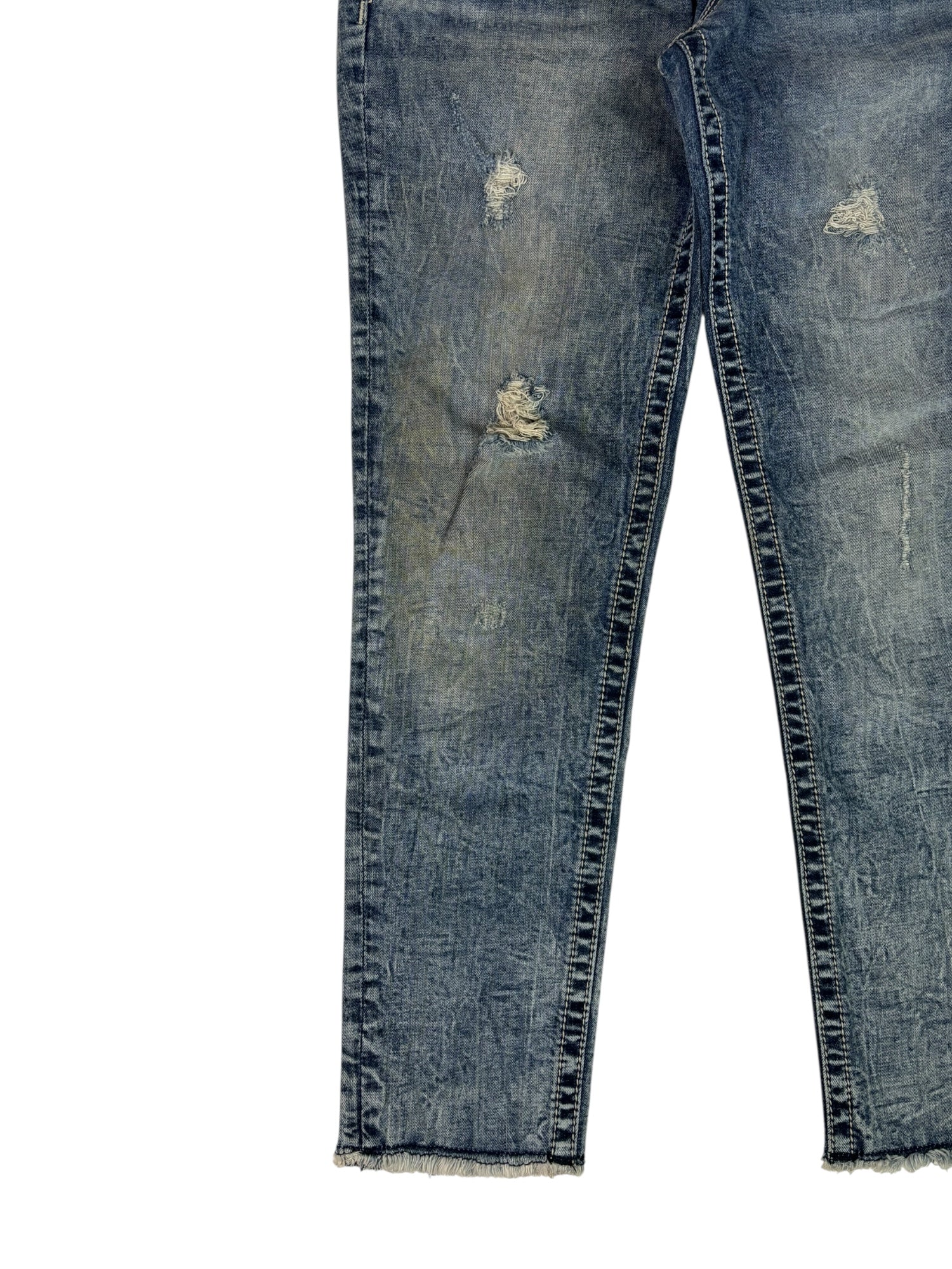 (30) Miss Me Embellished Distressed Skinny Jeans