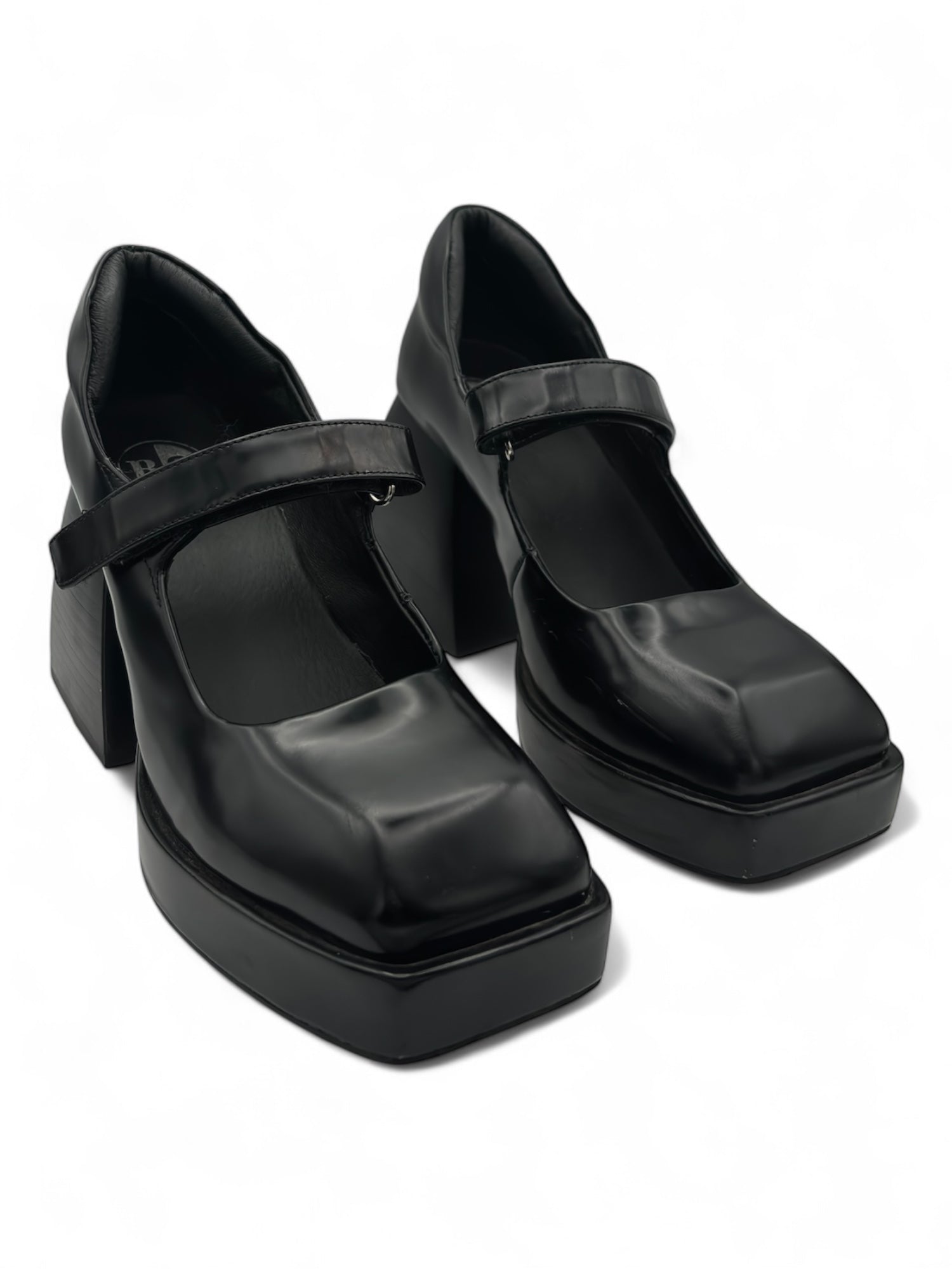 (8) B2 Black Mary Janes Chunky Heel