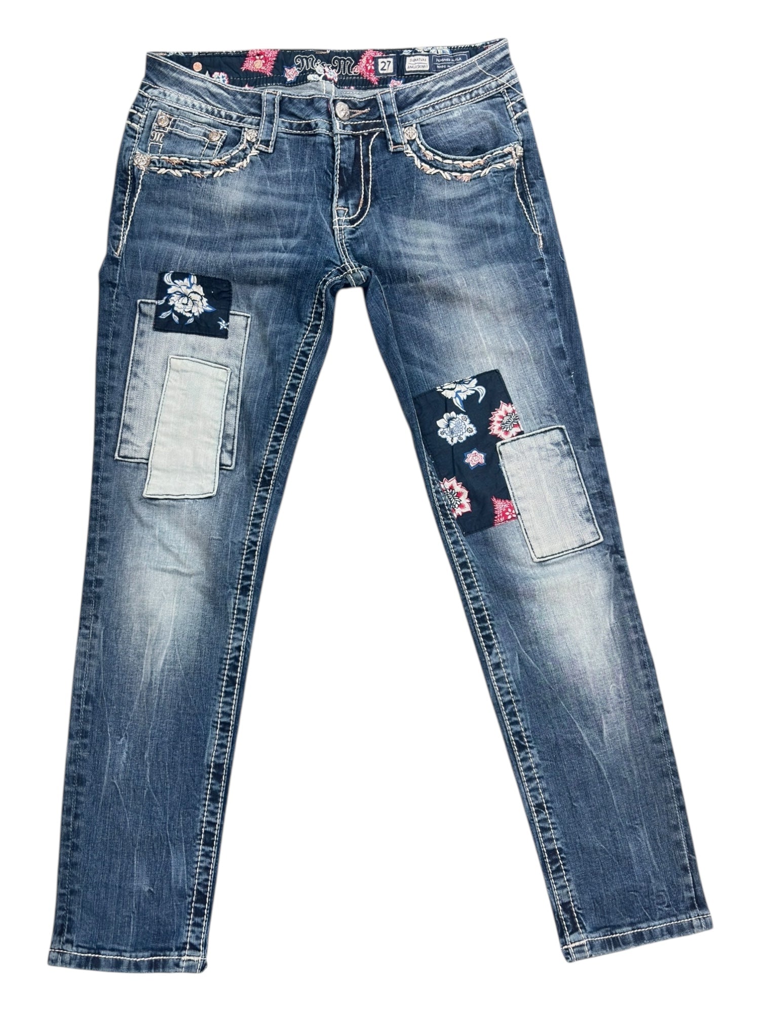 (30) Miss Me Signature Skinny Denim