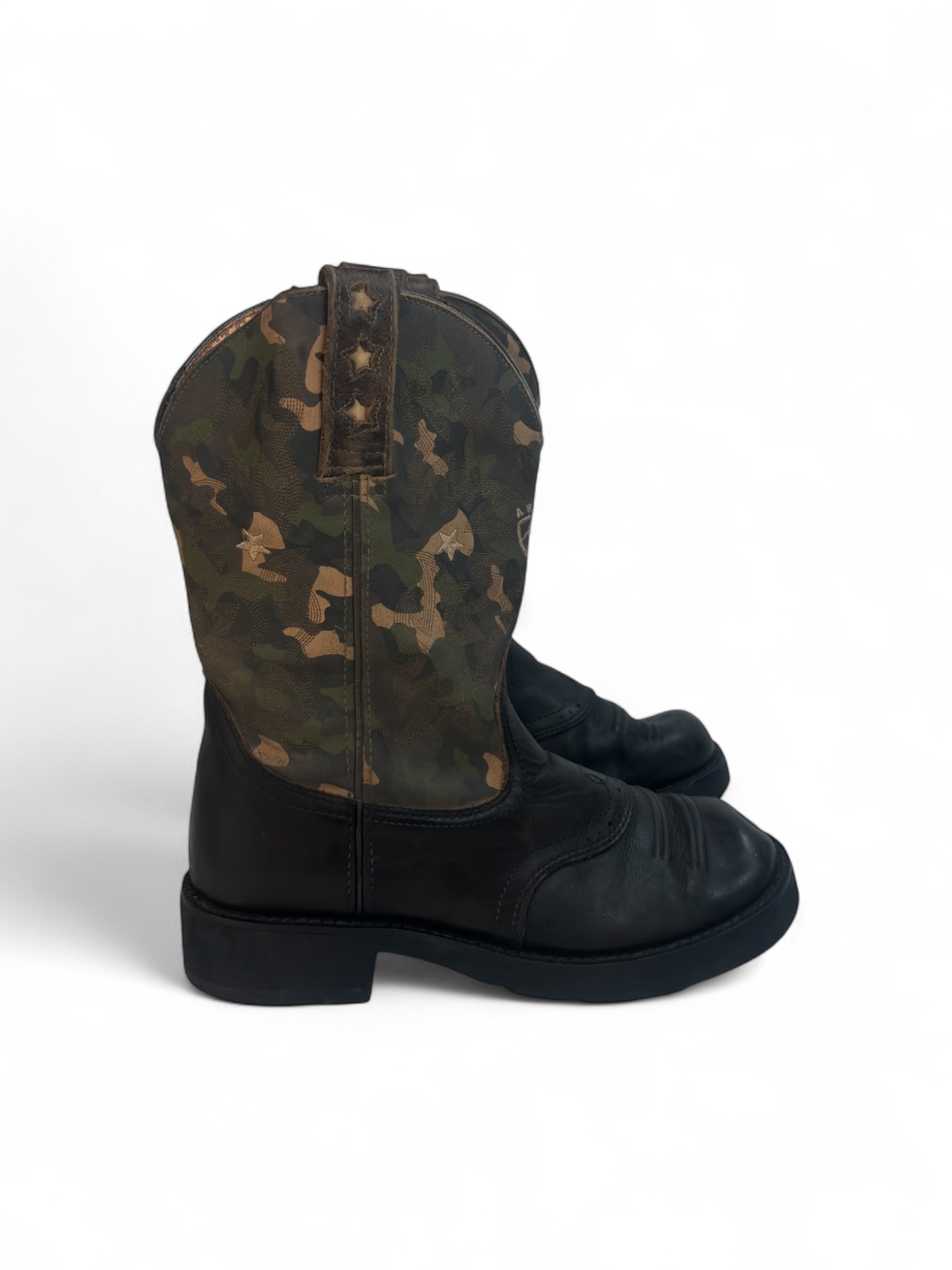 (8.5) Ariat Black & Camo Cowboy Boots